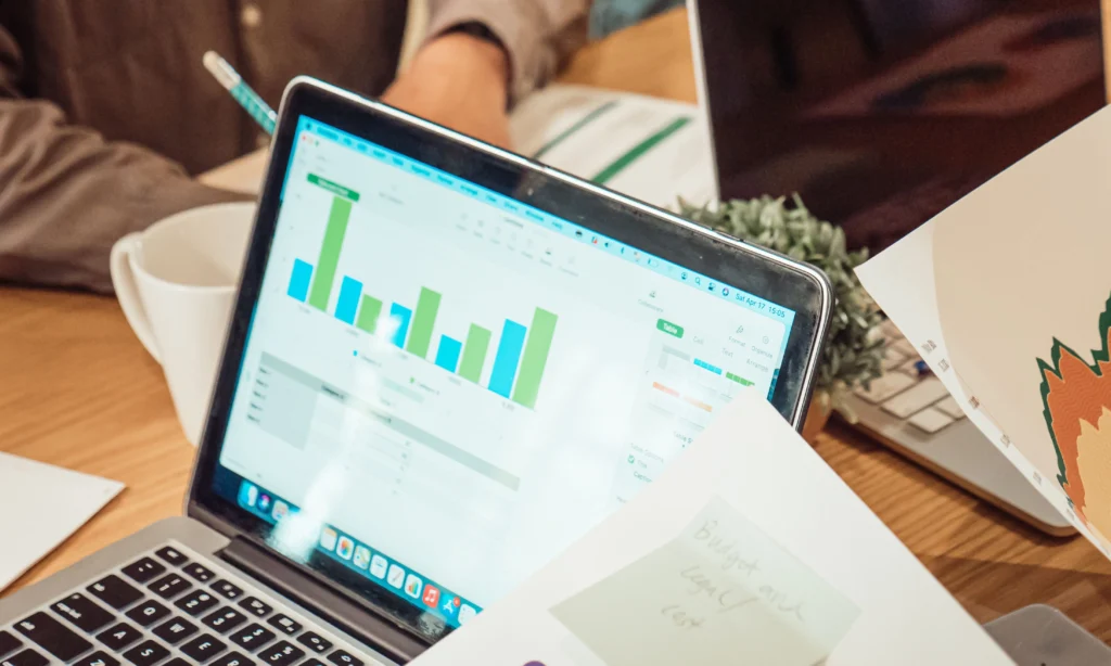 QuickBooks Online vs QuickBooks Hosting – Which One Is Better For You