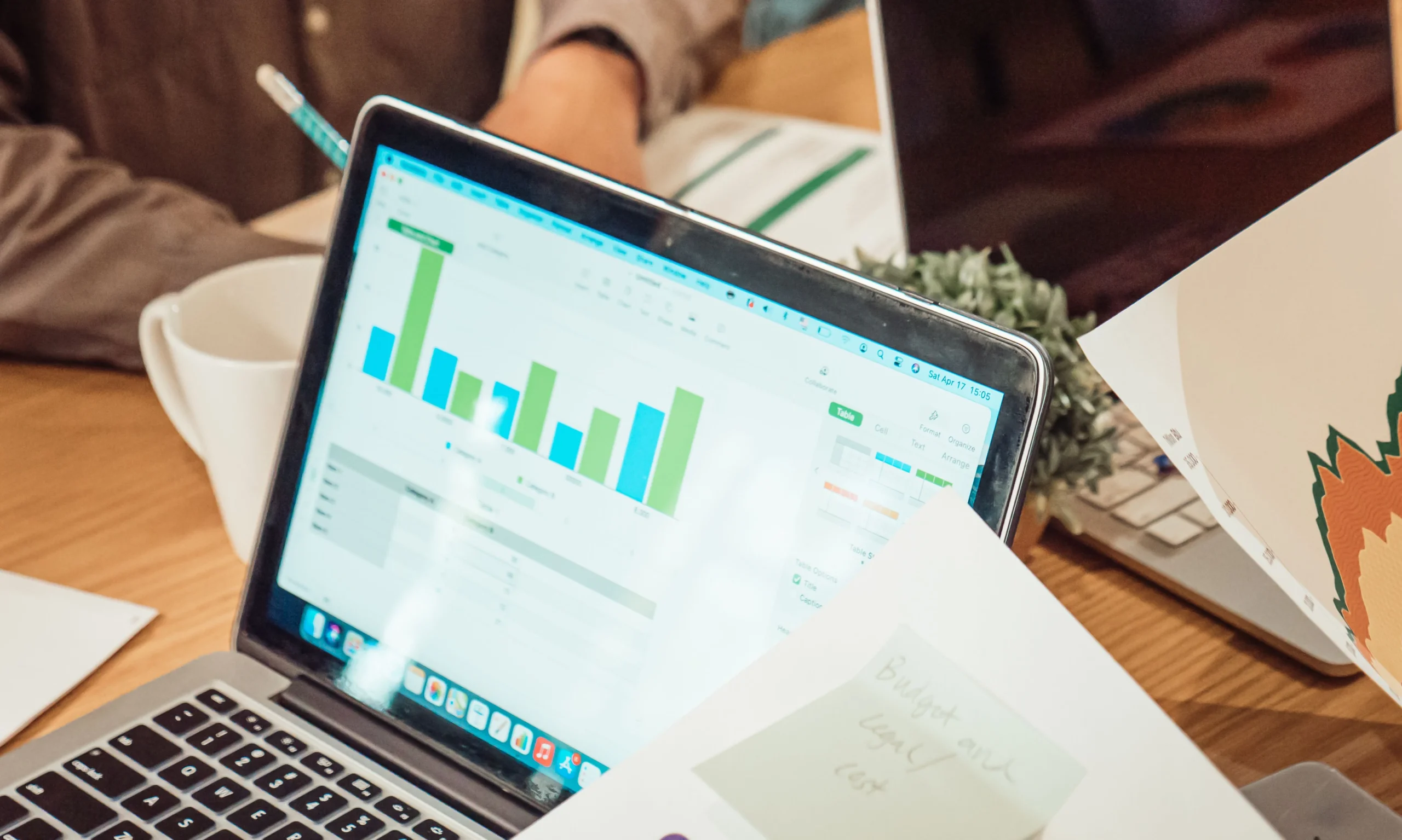 QuickBooks Online vs QuickBooks Hosting – Which One Is Better For You