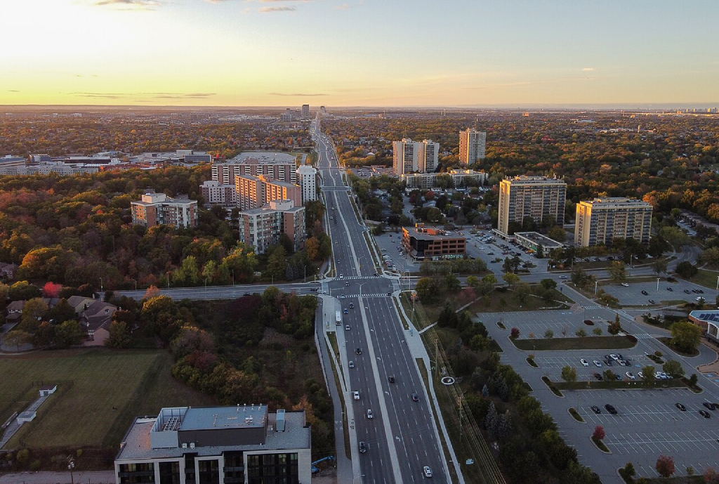 Top 5 Industries for Oakville Businesses Supported by IT