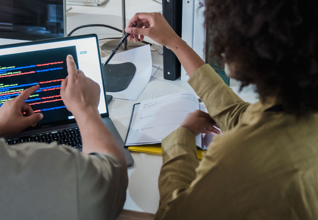 IT Services or IT Consulting – Which One Should I Choose