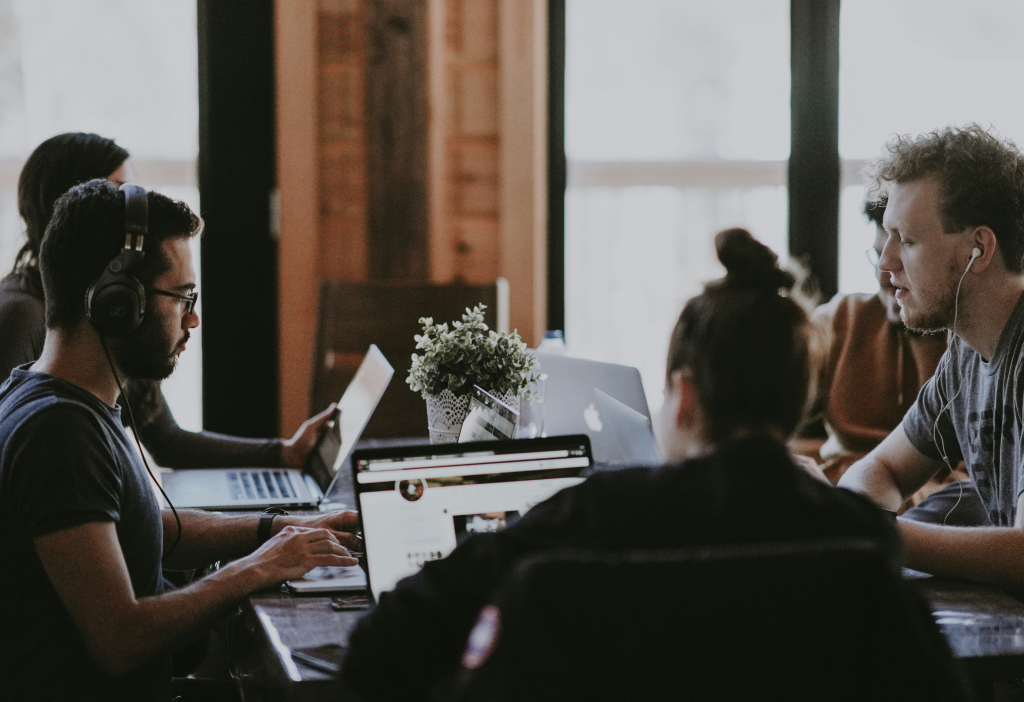 What Are Outsourced IT Services – The Ultimate Guide for 2024